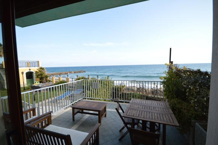 Riva Beach Apartment Riva Ligure Exterior foto