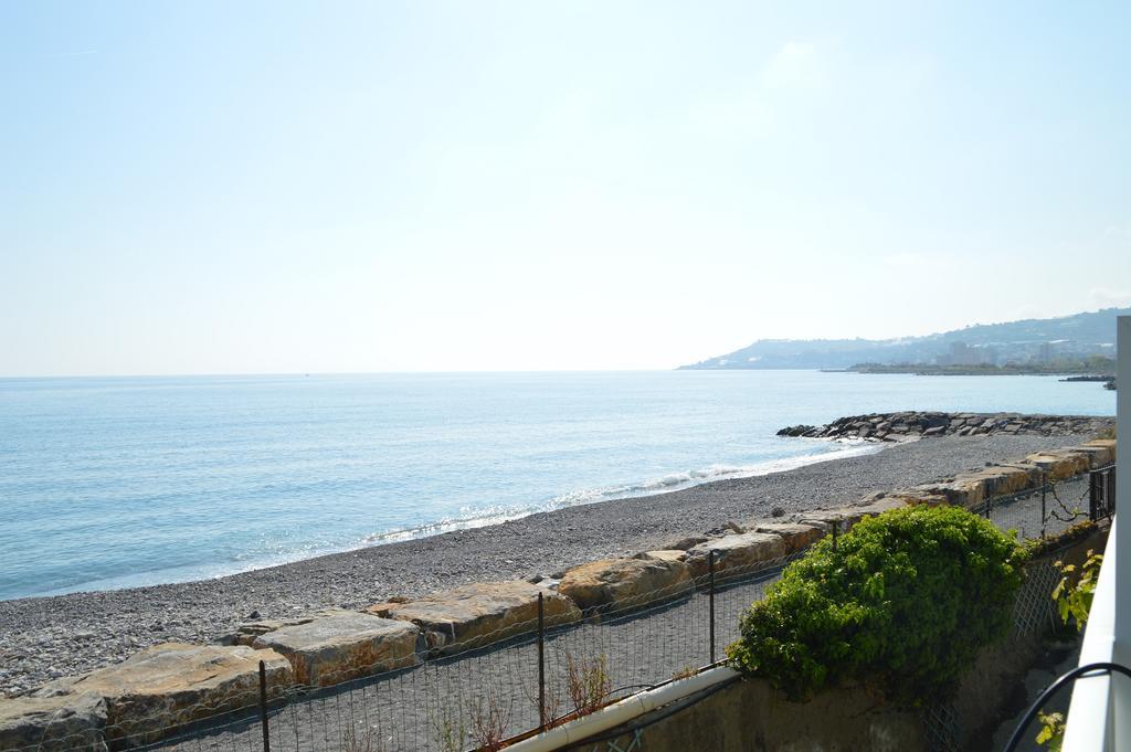 Riva Beach Apartment Riva Ligure Exterior foto