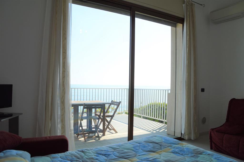 Riva Beach Apartment Riva Ligure Exterior foto